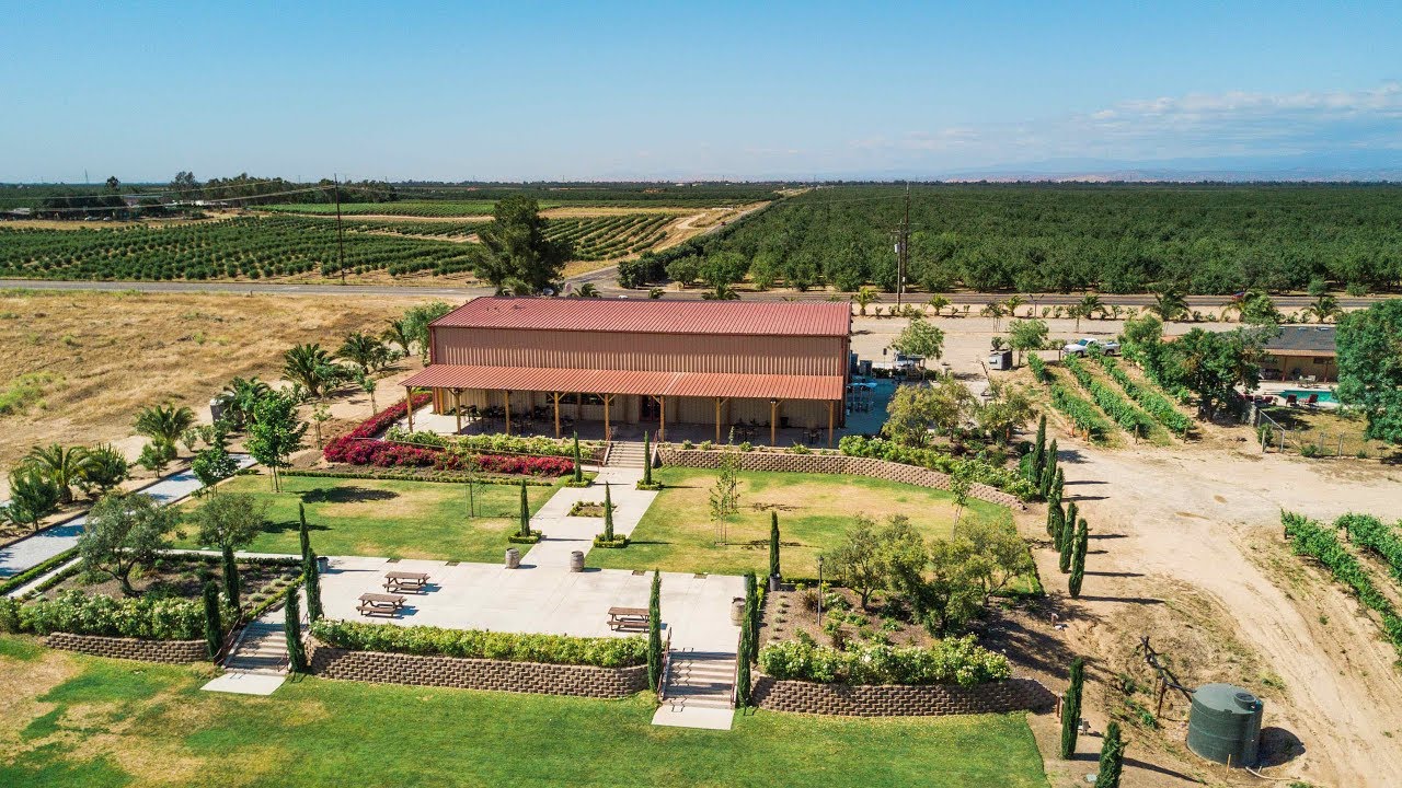 // Toca Madera Winery Wedding Venue //
