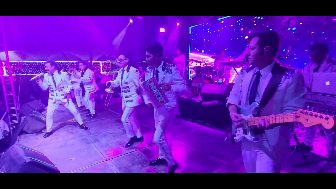 KLAZYKEROZ  en vivo en Atempan    #suave y tierno #ellanoesparati #notepertenece #bách #brotherloui