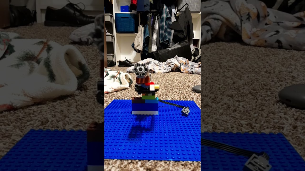 I made a Lego gun