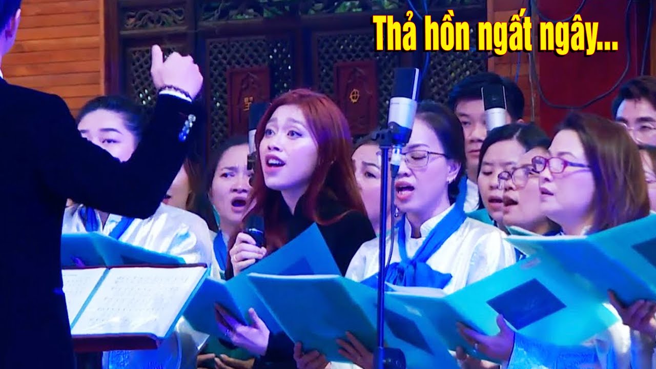 Đi lễ mà gặp ca đoàn này hát thì khỏi muốn về luôn...