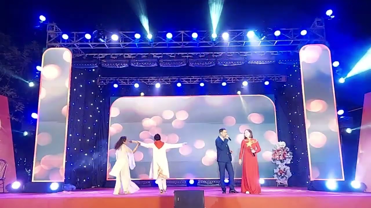 Đất nước tình yêu ( song ca -  múa phụ hoạ) 