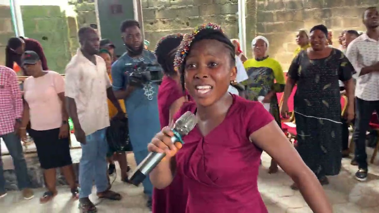 Prophet Sam ojo blessed the glorious twins at his church farim fagba