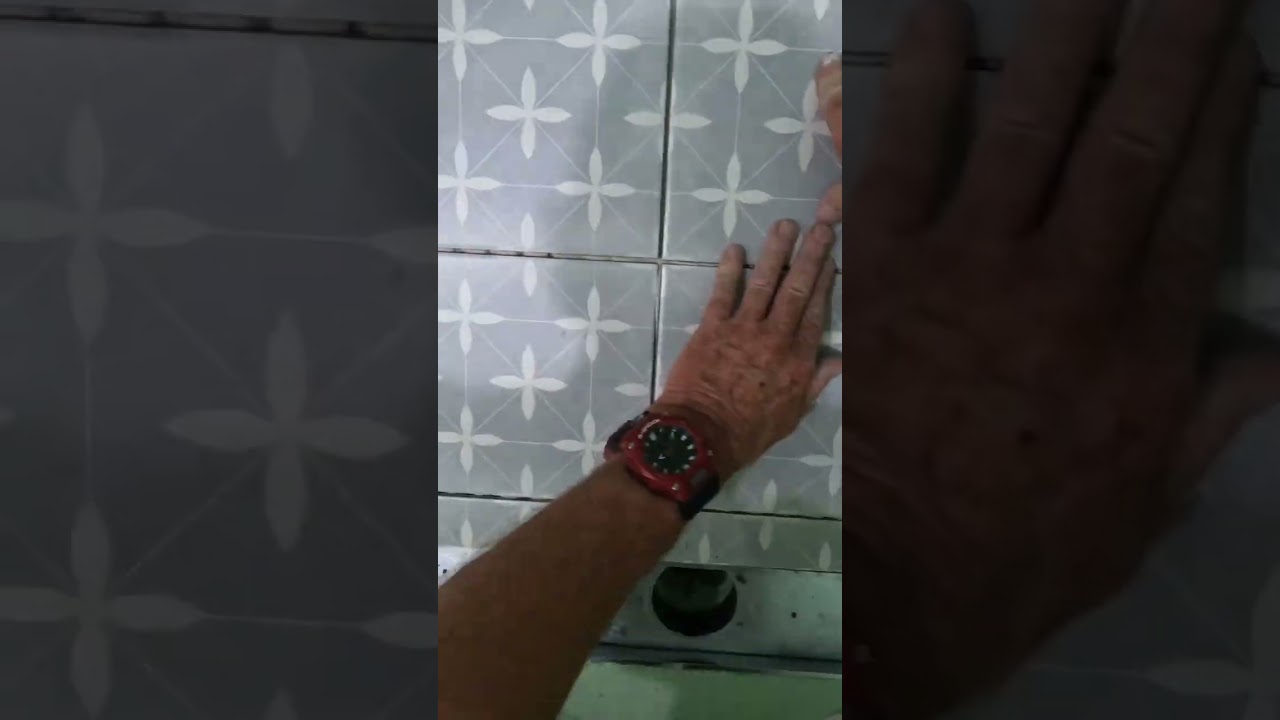 1250 Laying 200x200mm shower floor tiles