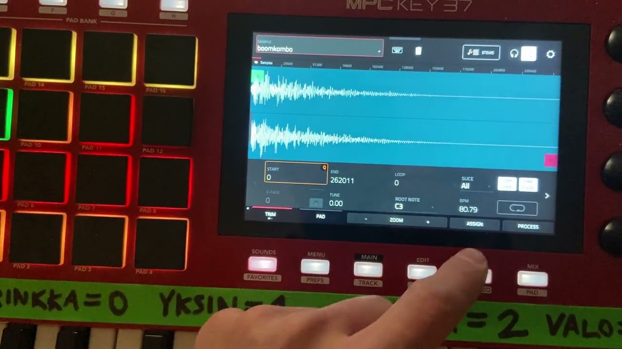 Akai MPC Key 37 - Setting OWN SAMPLES to pads EXPLAINED!