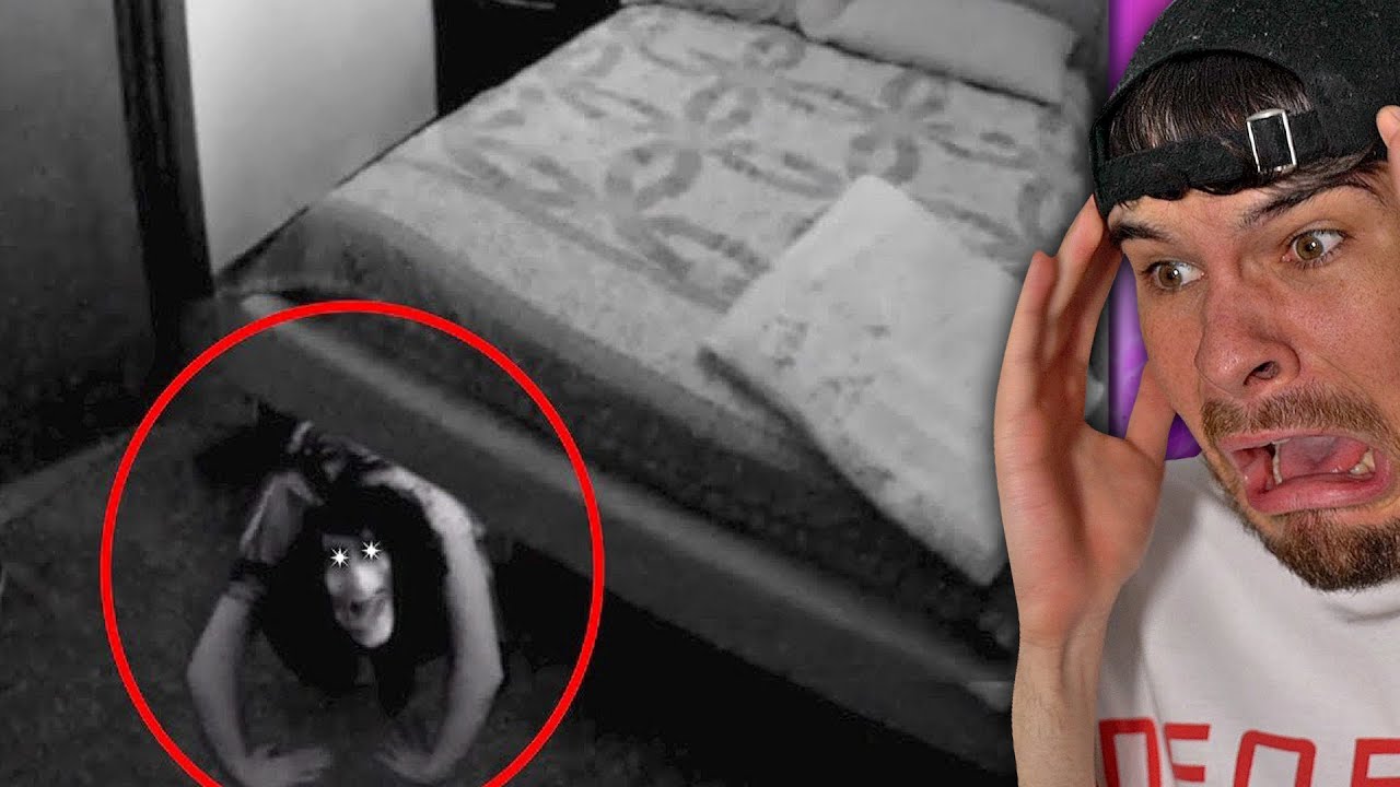 ES VERSTECKT SICH UNTER IHREM BETT.. (HILFE)