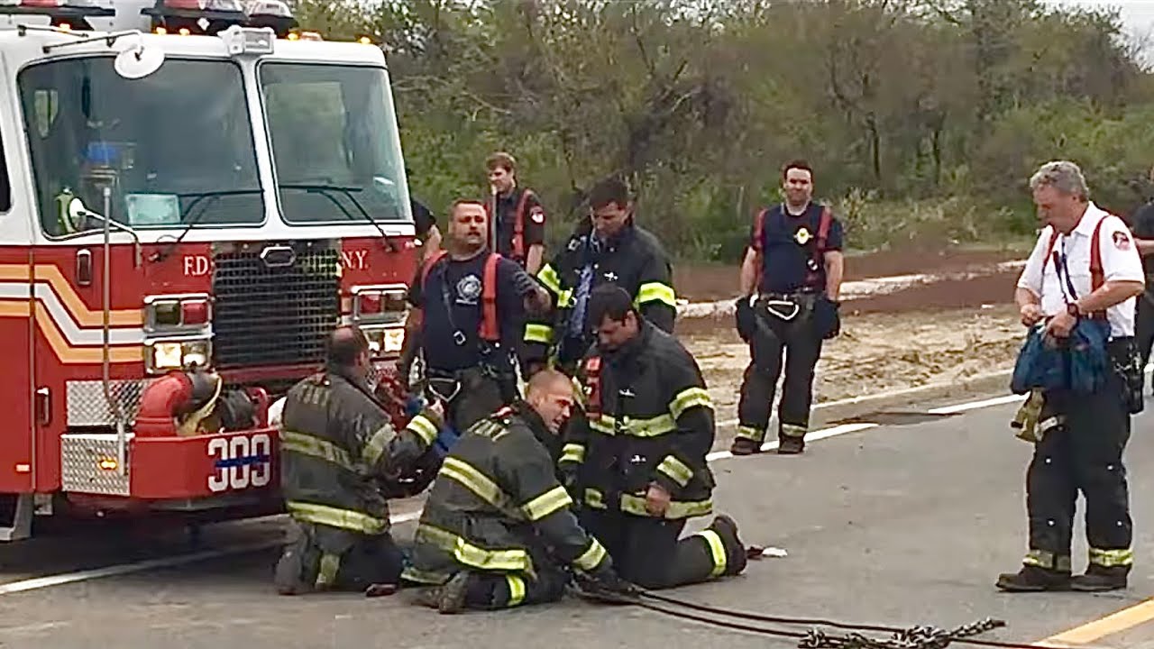 {NEW THROWBACK VIDEO}~{FDNY & DSNY WORK TOGETHER TO FREE FDNY ENGINE 309 FROM SAND AFTER BRUSH FIRE}