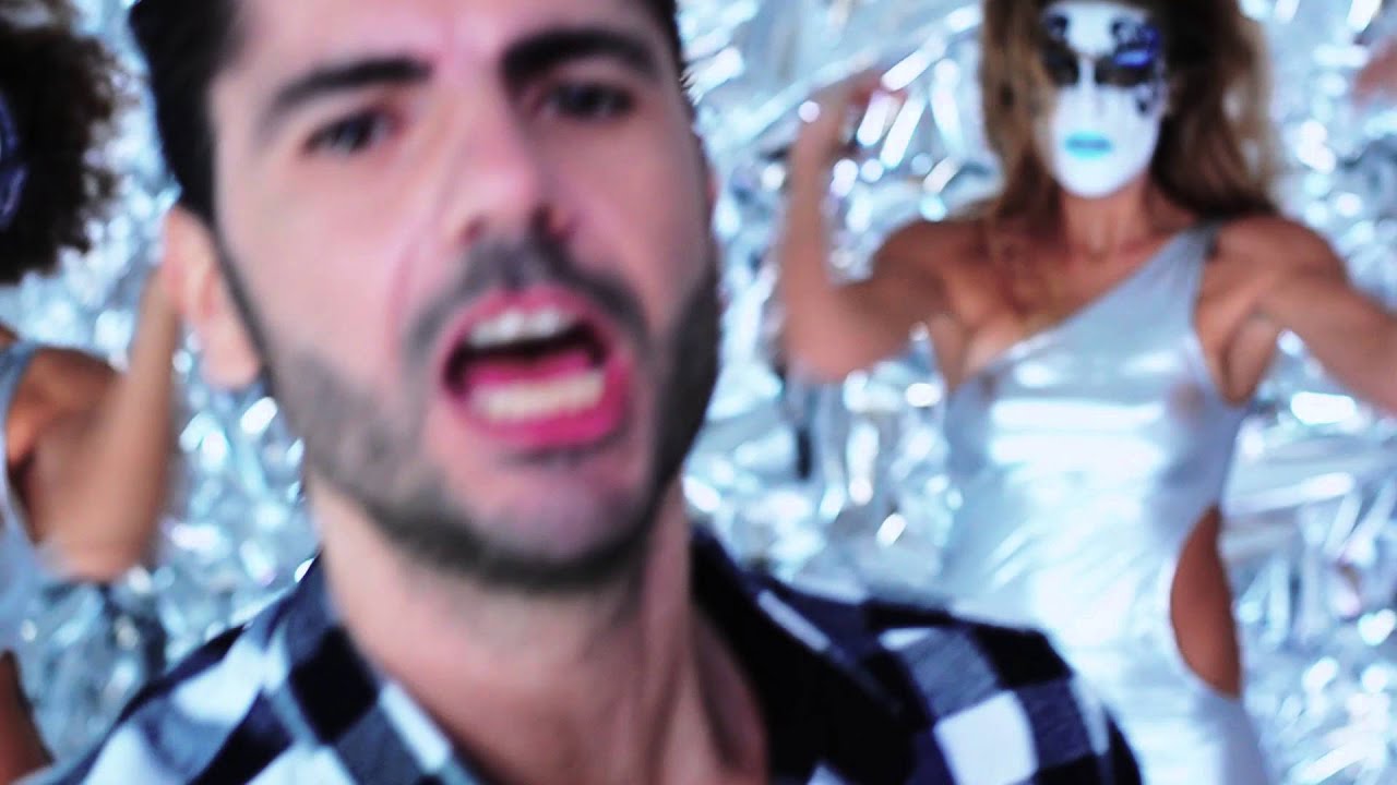 Gianni Fiorellino -  Mammà te vò vedè   (OFFICIAL VIDEO)