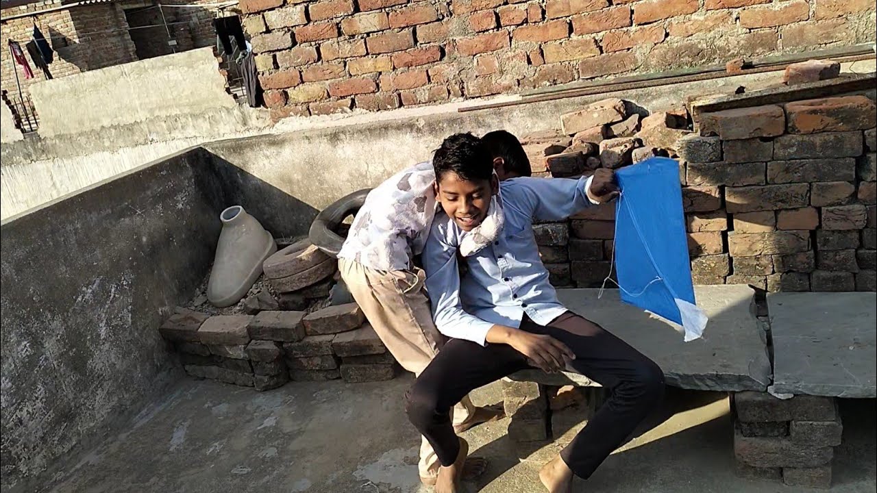 Patang Ko Lekar Ladai Ho Gai 😂 
