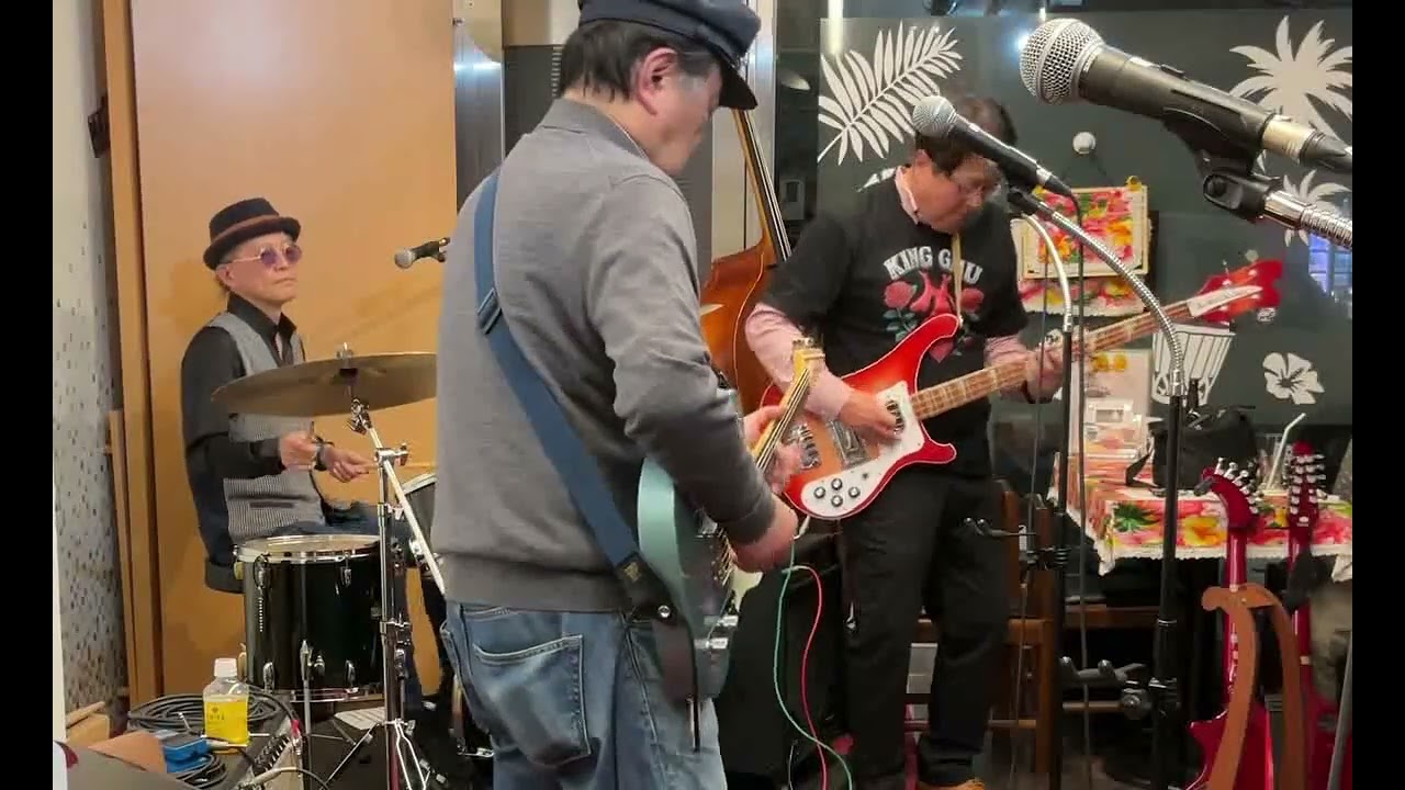 UNDER MY THUMB(THE ROLING STONES COVER)