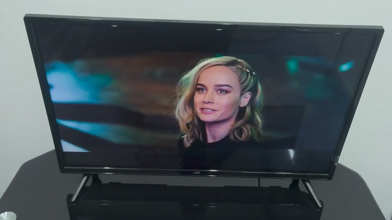 JVC LT-32C3210 32Inch Smart HD Ready HDR LED TV Freeview HD with Freeview Play