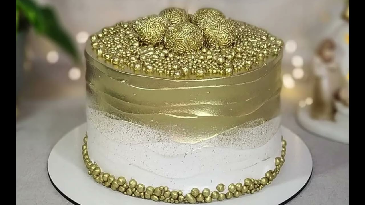 Separei 74 imagens de bolos decorados para natal reveillon e todos os eventos.