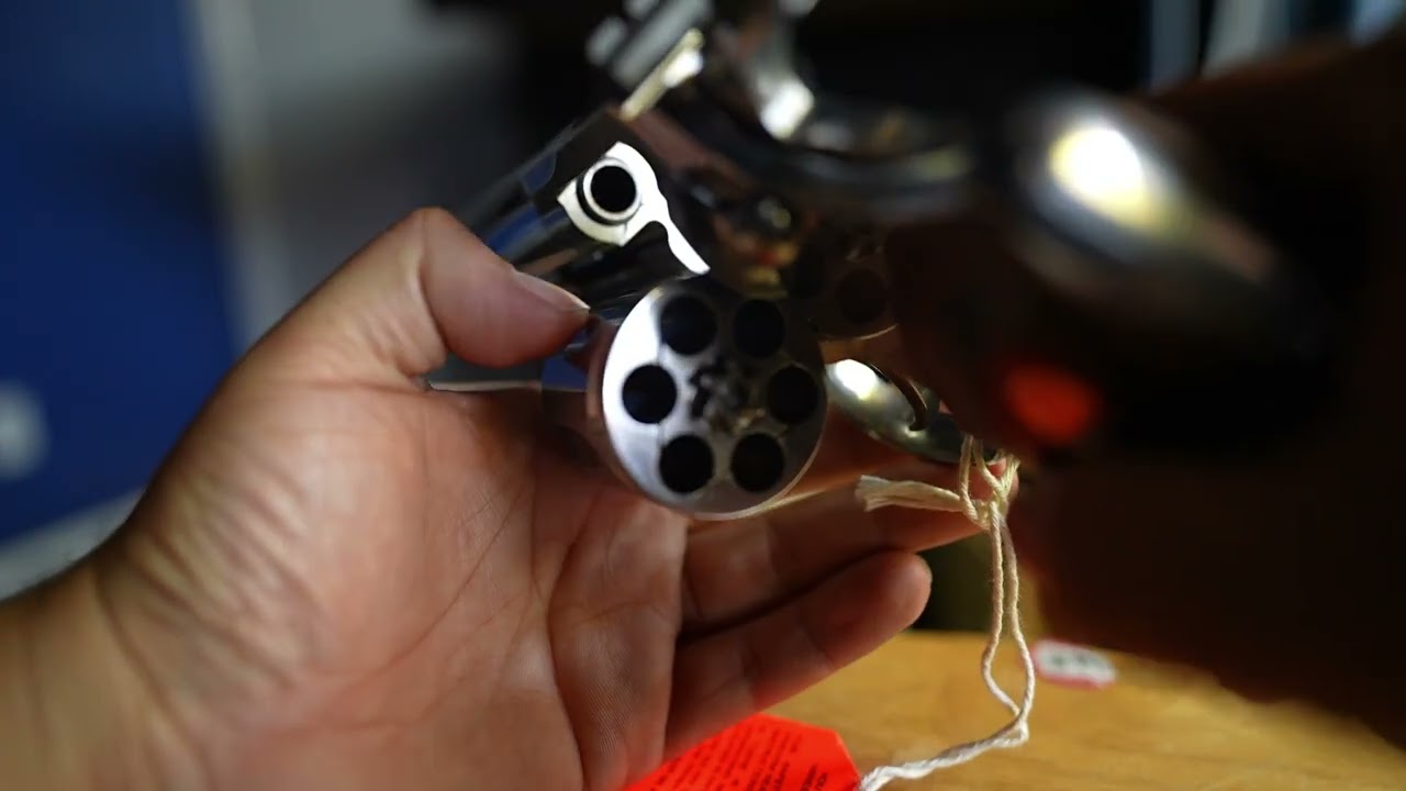 Colt Python unboxing and first shots 