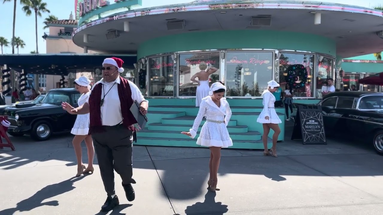Marilyn and The Jingle Bellas Christmas Show 2025! Universal Orlando 