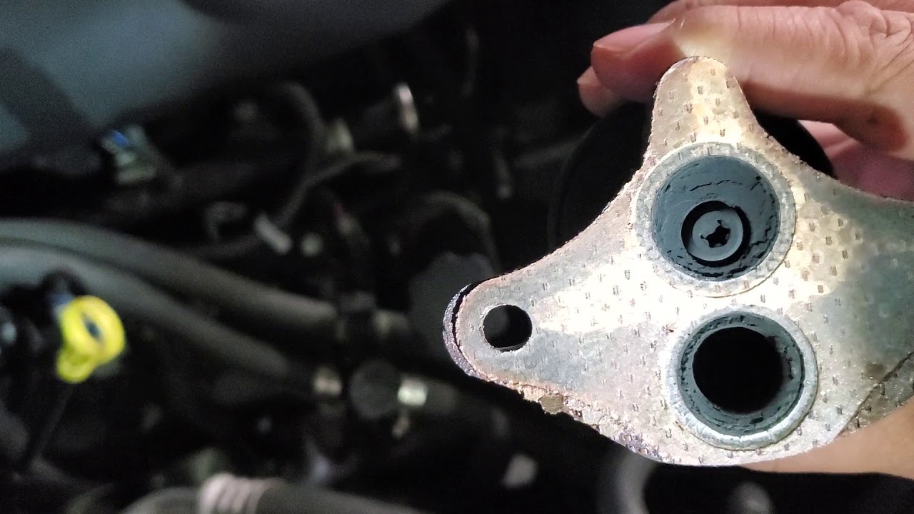 como cambiar EGR VALVE 2001 chevy Silverado ( codigo P0404)