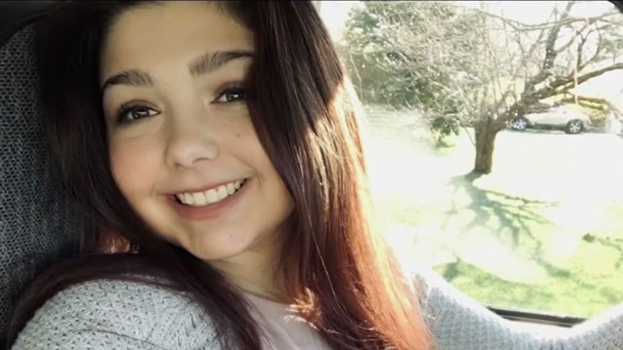 Woman who inspired many after groundbreaking surgery dies at 22