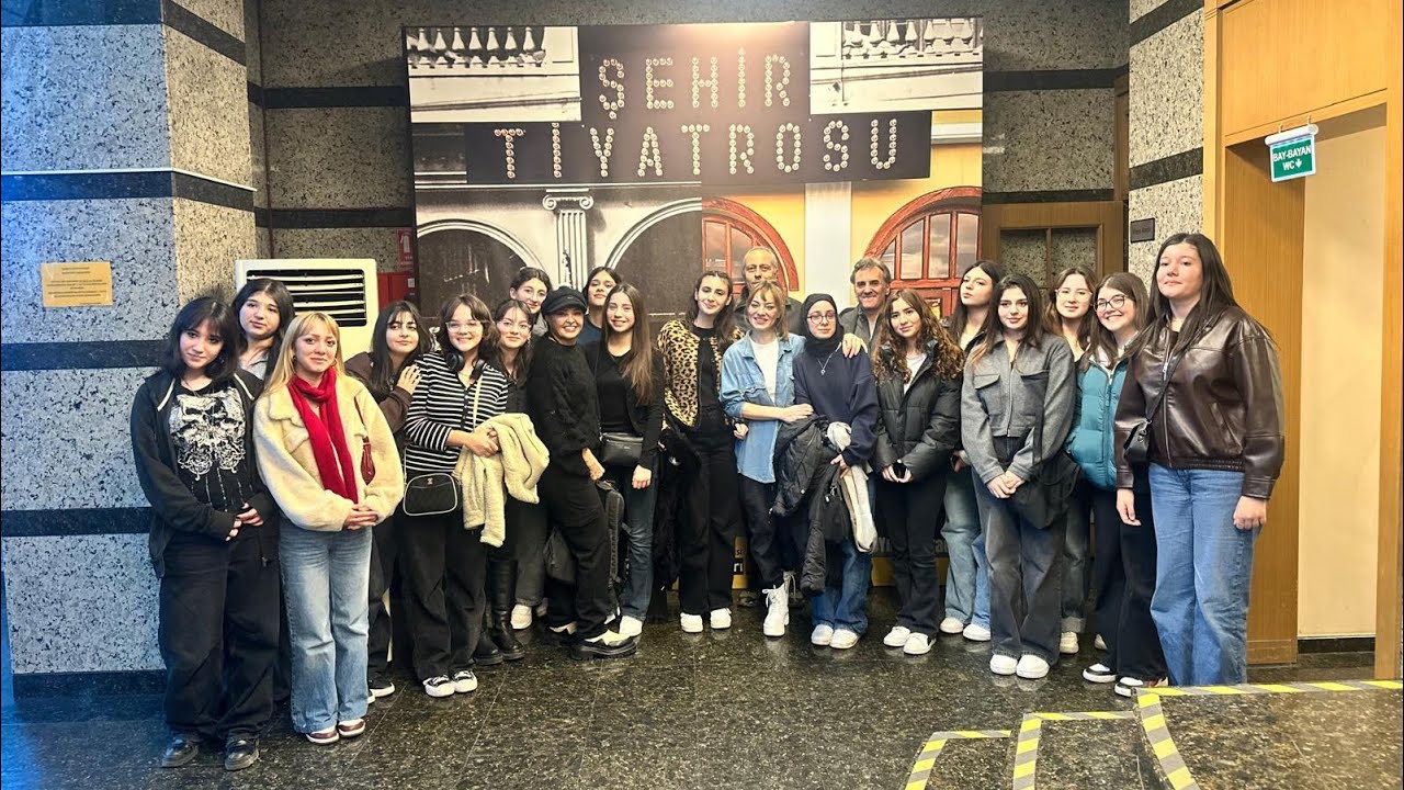 Alparslan Anadolu Lisesi Tiyatro Kulübü ile Birlikte Üsküdar’a Tiyatro Gösterisine Gittik /VLOG/💕