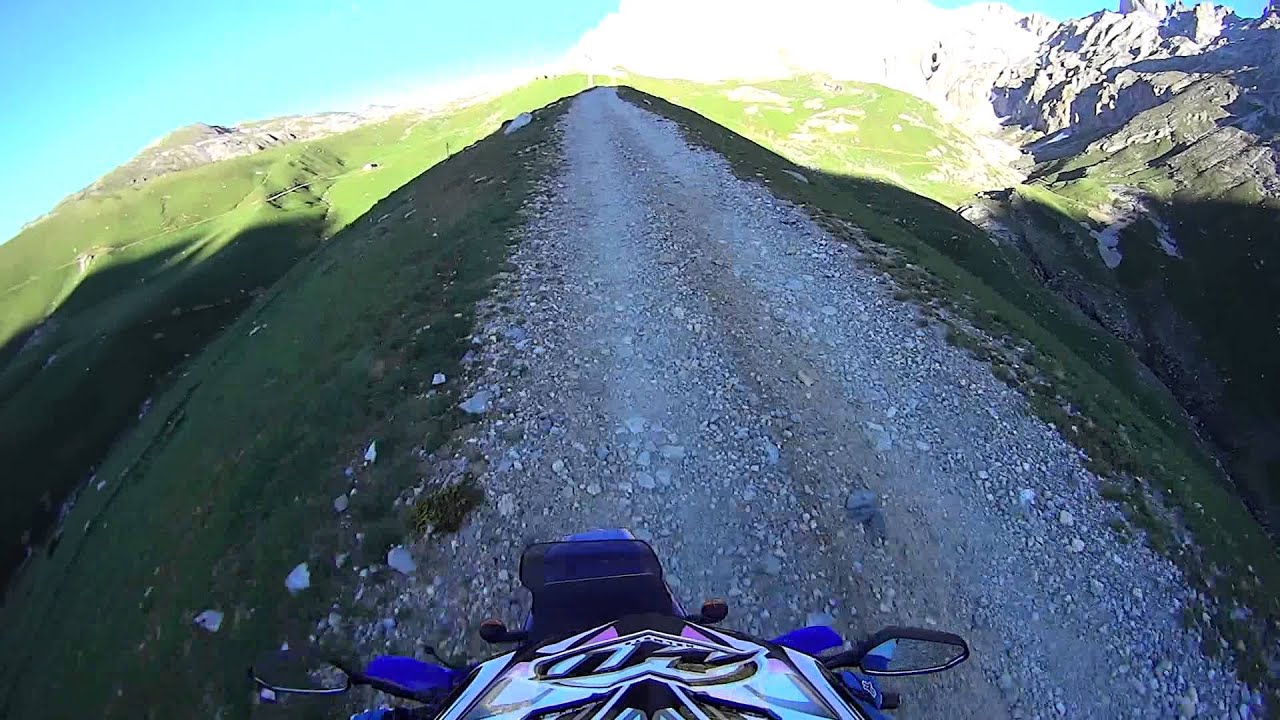 SOTRES - ESPINAMA. RUTA DE LA RECONQUISTA. SUZUKI