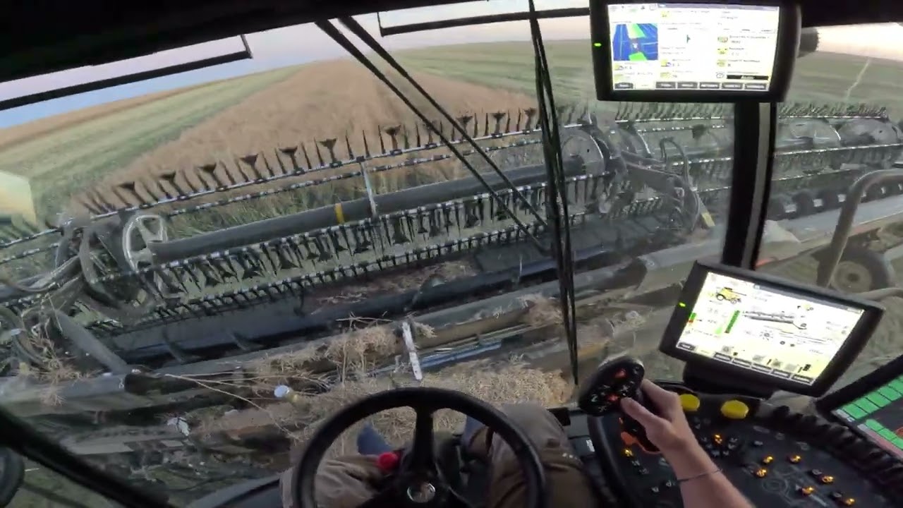Cabview New Holland CR 10.90 - Canola Harvest in Alberta, Canada
