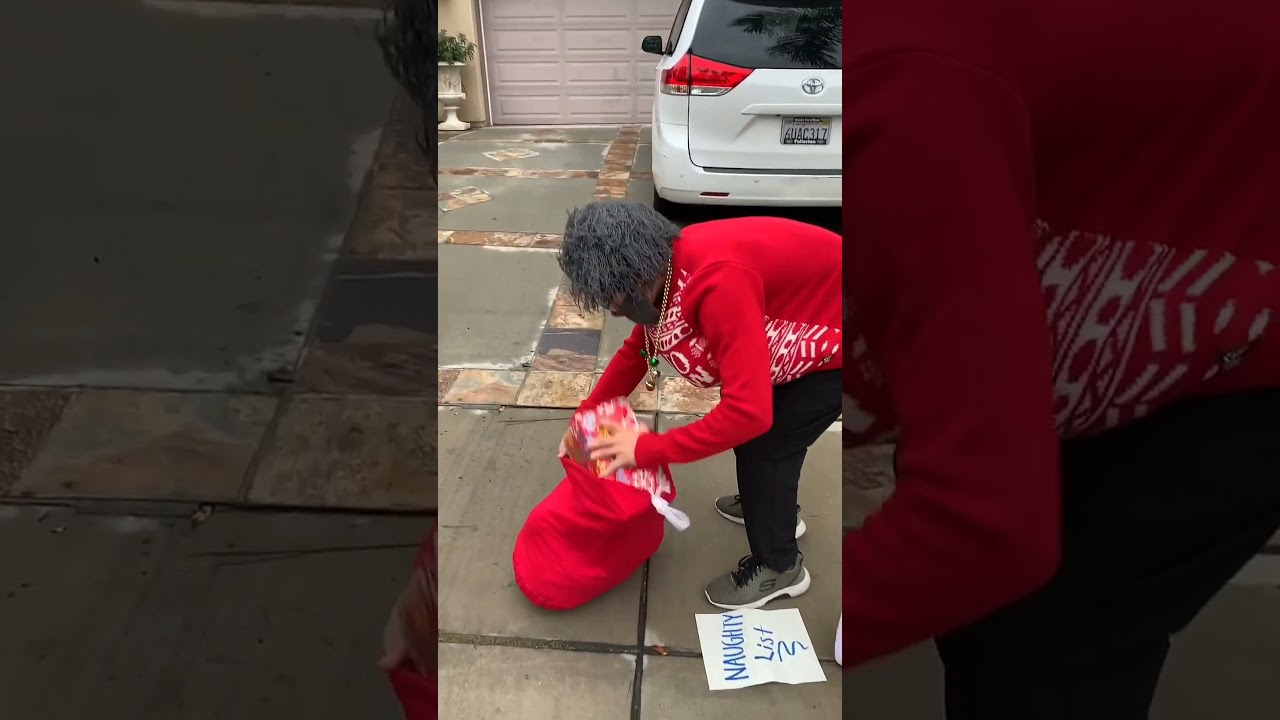 Hilarious christmas gift delivery prank!#christmasprank #funnyvideo #holidayhumor