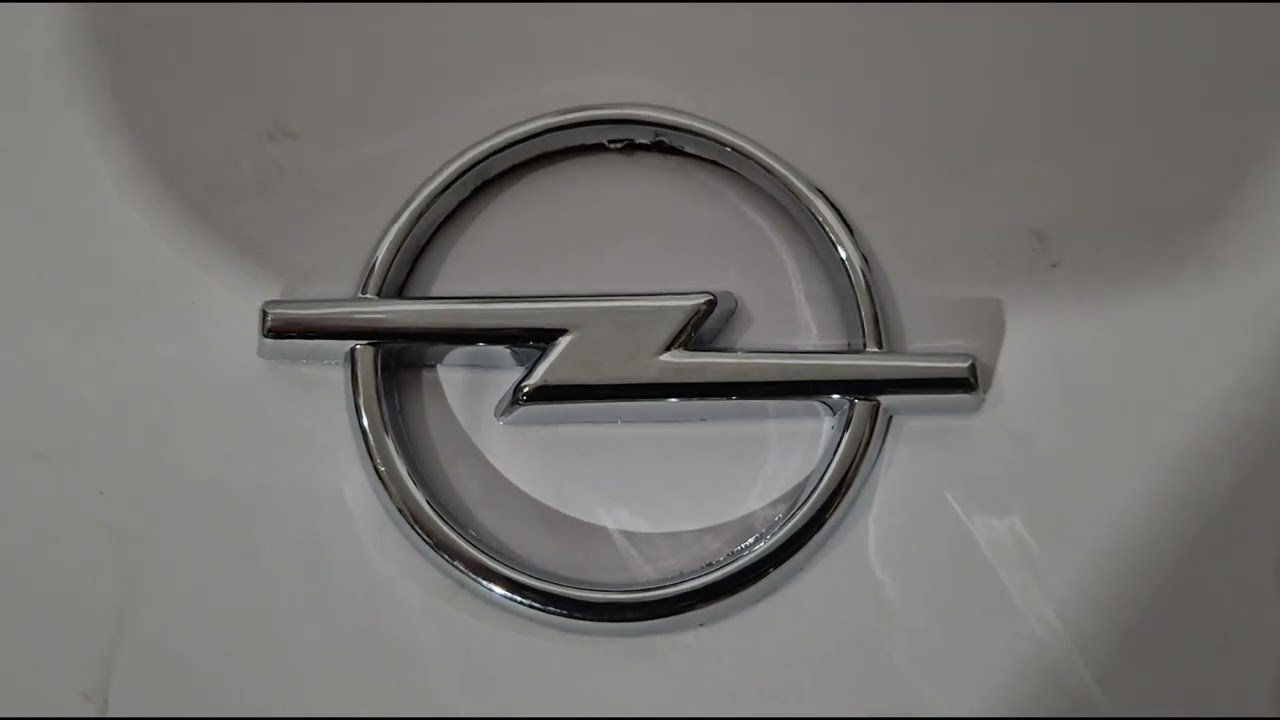 Opel Astra G classic 1998-2012 рр. Емблема (розмір кола 67мм, блискавка 90мм)