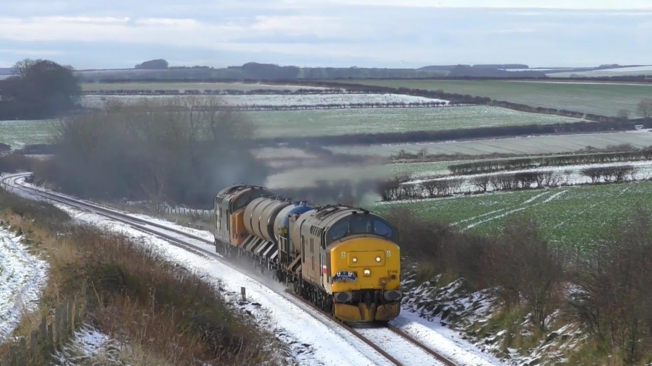 RHTT class 37's travelling through the snow over the Wolds