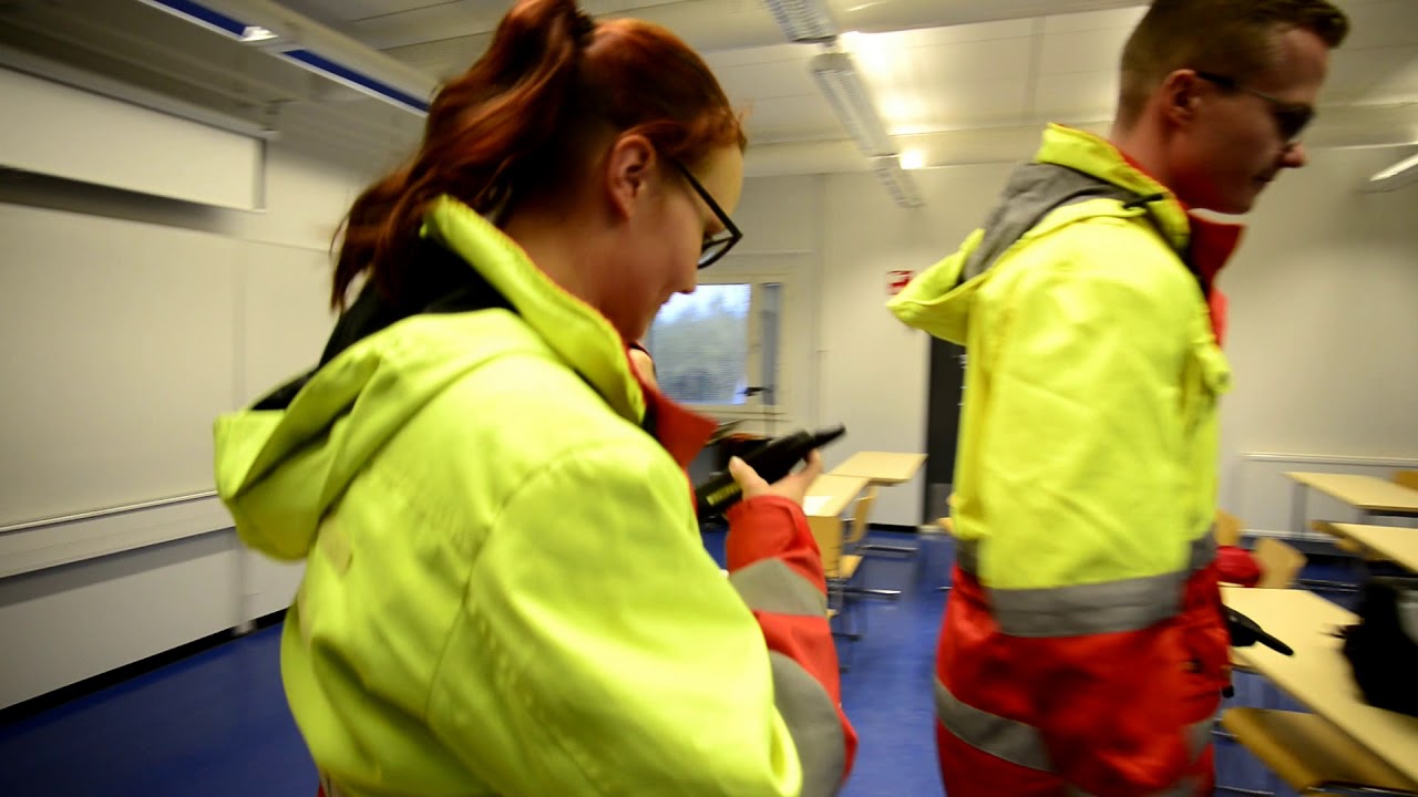 Hätäkeskuspäivystäjän toiminta hätäpuhelussa