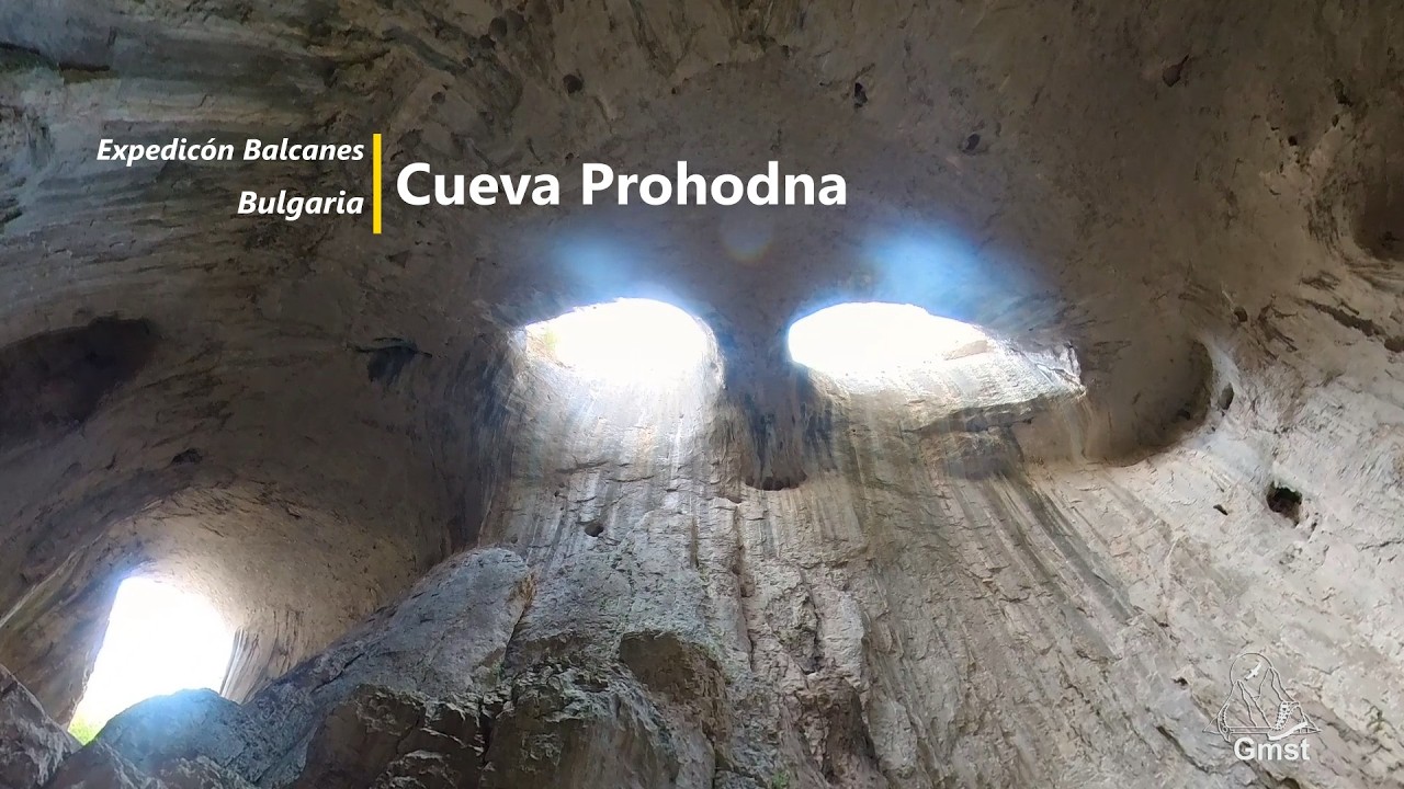 Cueva Prohodna - Ojos de Dios