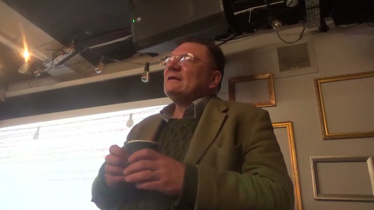 Человек преодолевает приступ тревоги, размышляя о Божьей любви (Псалом 77).