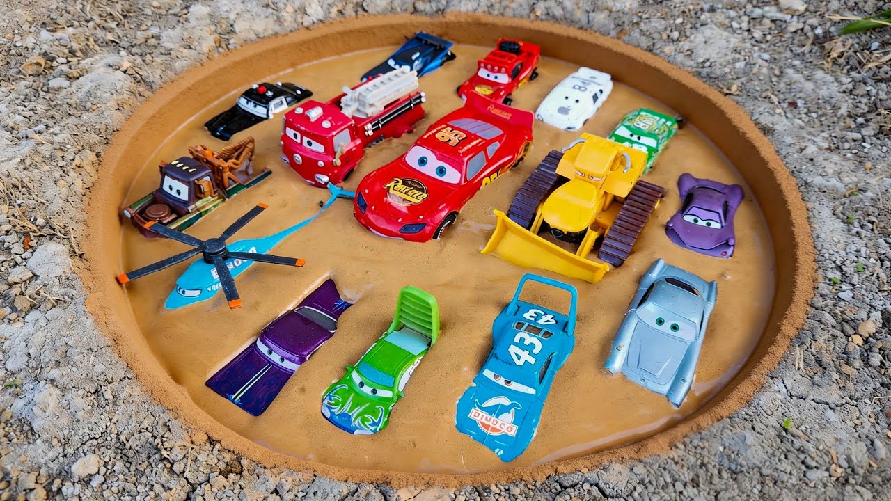 Aha! Membersihkan Mainan Mobil Disney Pixar Cars Toys, Chick Hicks, Carla Veloso, Ramone, Axelrod