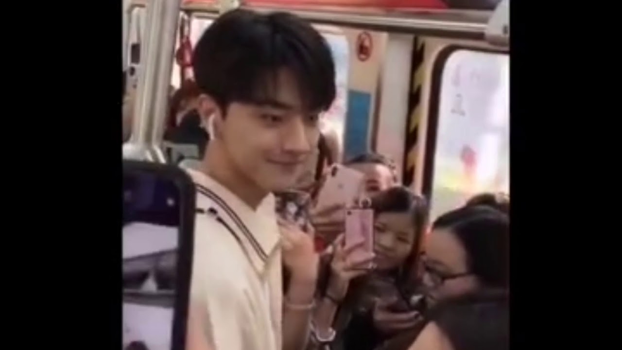 （抖音tiktok）一眼万年的地铁帅哥们 Handsome guy in the subway