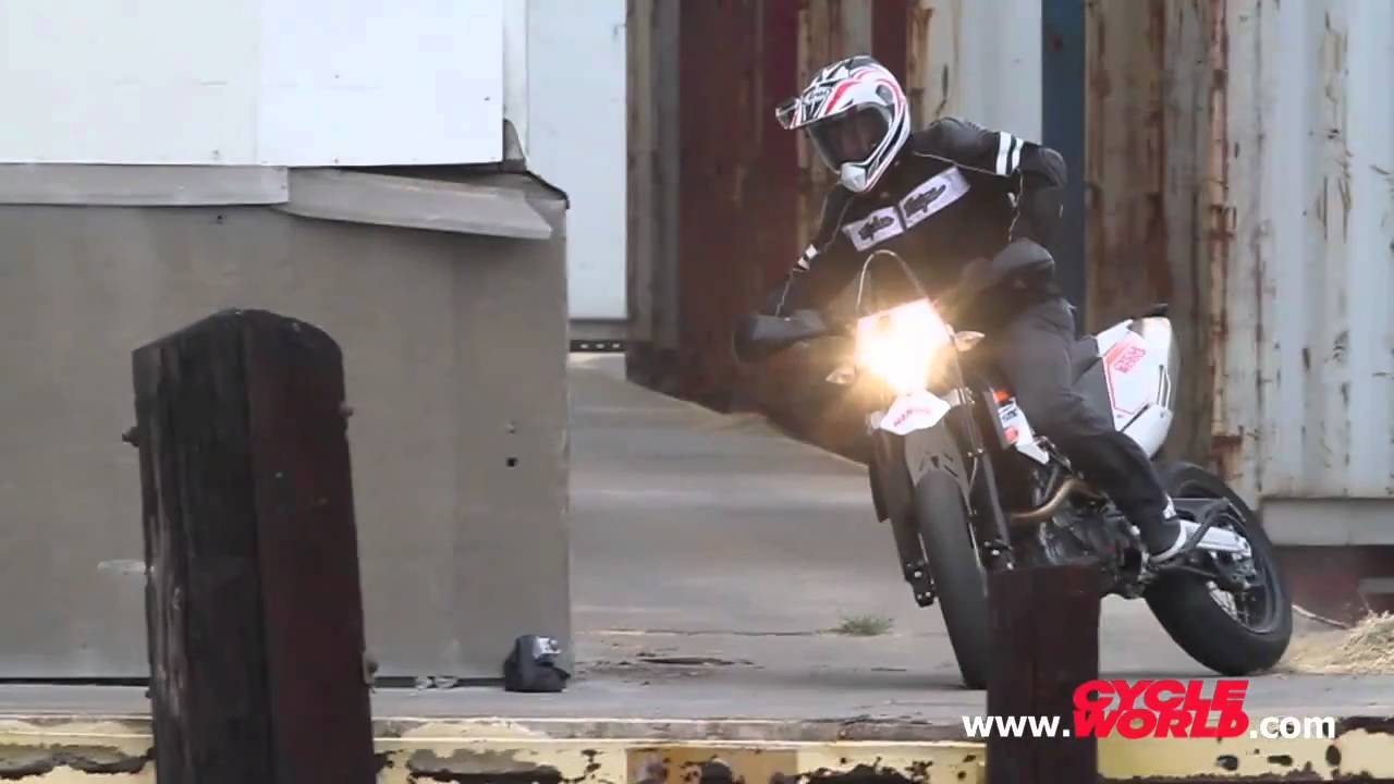 KTM 690 SMC - MOMENTUM