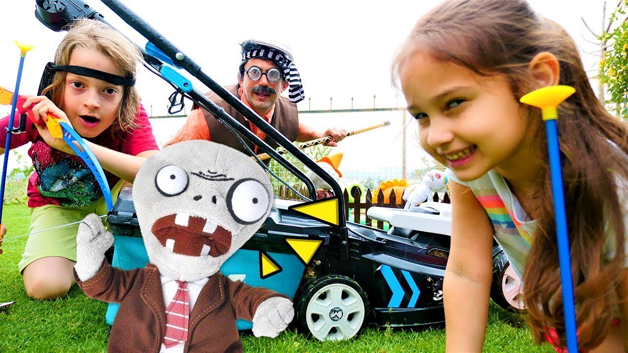 ¡Selin y su hermano luchan contra los zombies! Juegos para niños. Las aventuras de Selín.