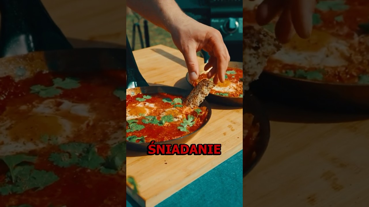 Proste i szybkie śniadanie! Zacznij dzień od szakszuki 🍳 #szakszuka #śniadanie #grill