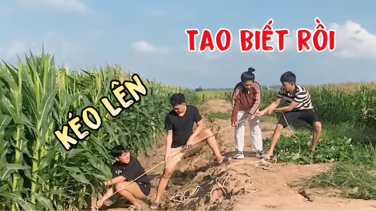 Nhờ Làm Việc Cho Có Mấy Trái Bắp Mà Lên Bờ Xuống Ruộng