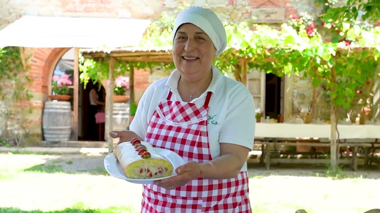 Today in La Vialla's kitchen, Stefania bakes a Gattò cake with Fragolina sauce