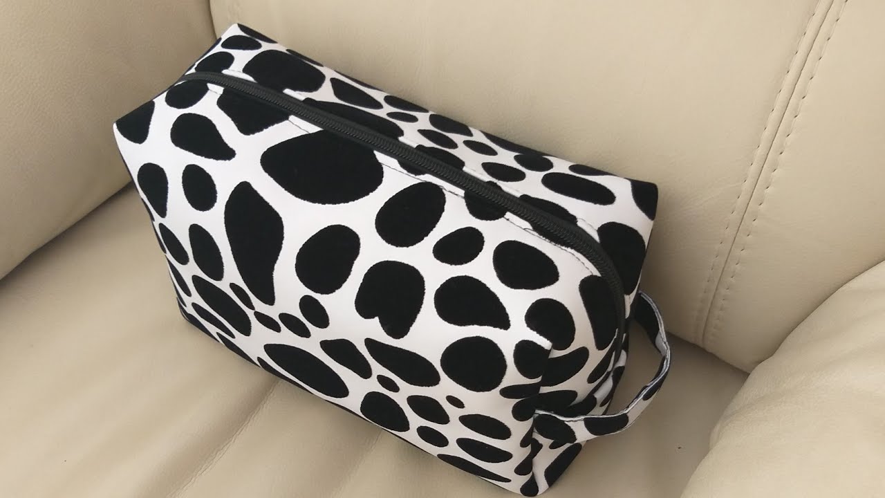 صاك  توالات بجلد السكاي روووعة 👝🥰🥰 toiletry bag in the easiest way