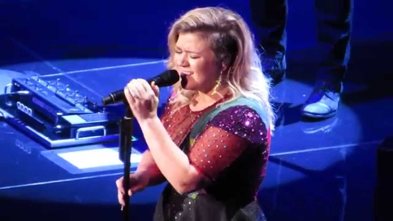 Kelly Clarkson Covering 