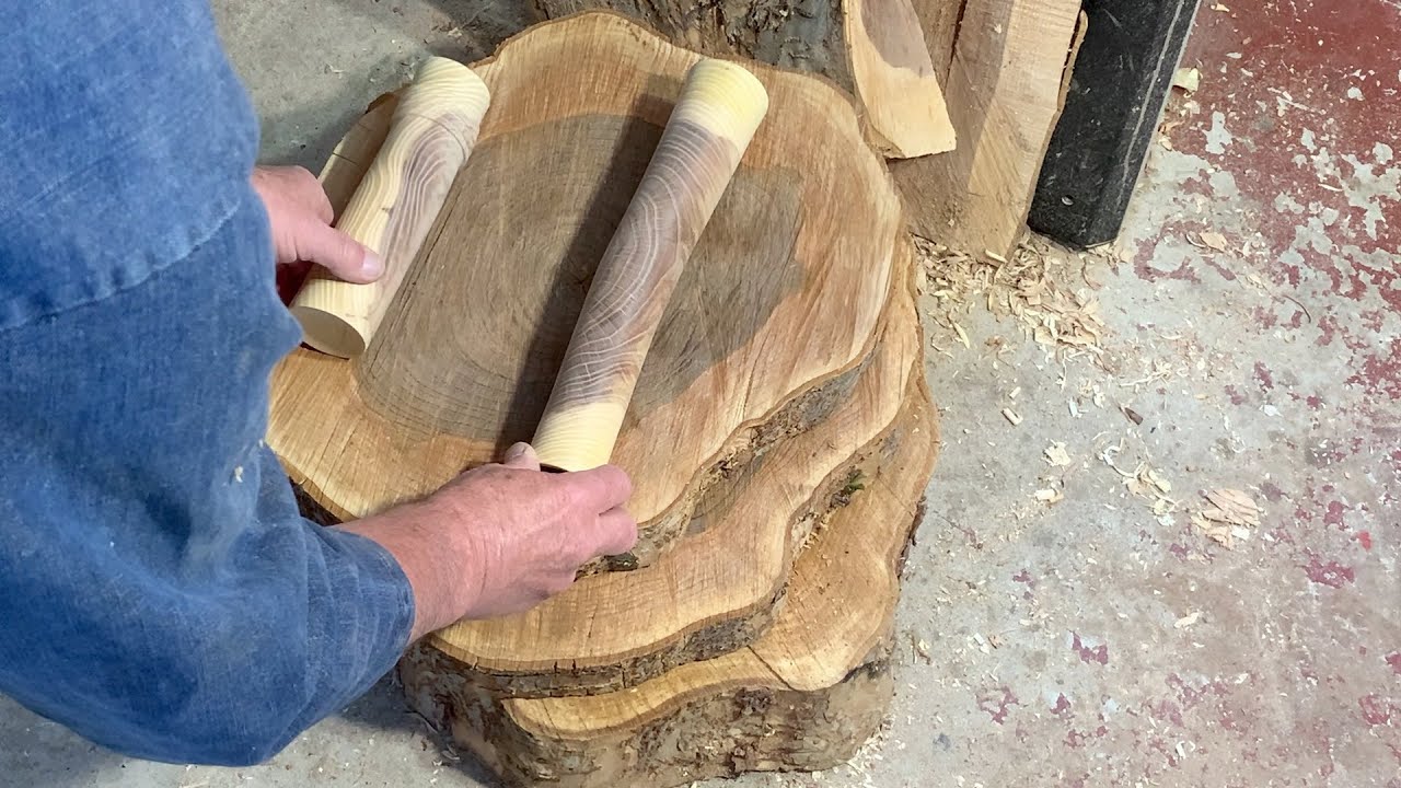 Richard Raffan on creating sculptural distorted cross-grain tubes.
