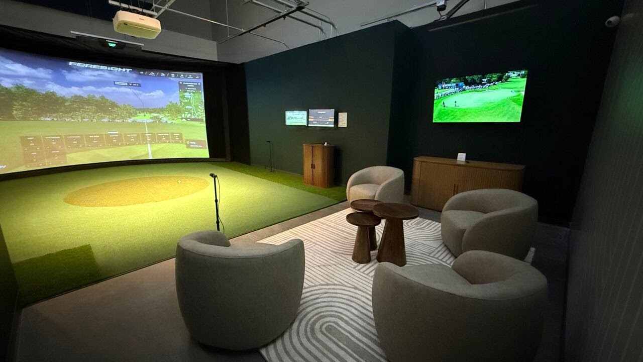New indoor golf facility now open in Las Vegas
