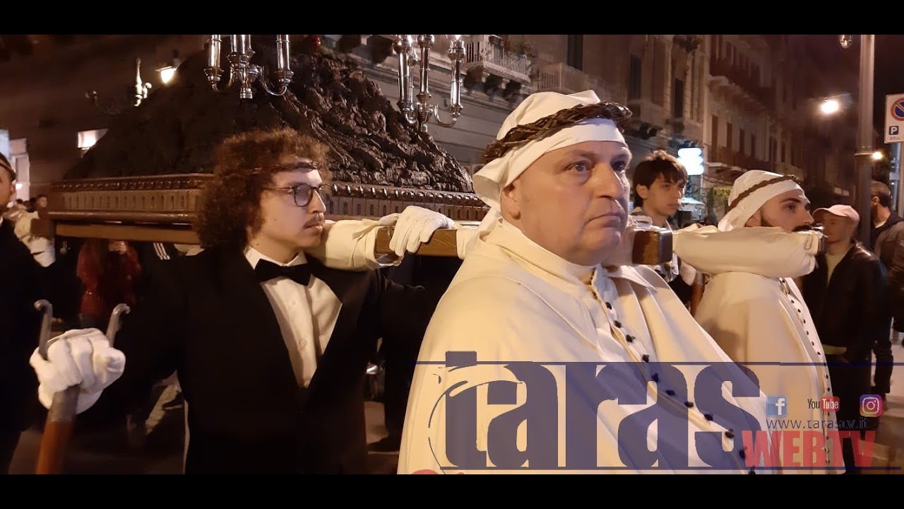 PROCESSIONE DEI MISTERI A TARANTO. IL PROFUMO E' NELL'ARIA