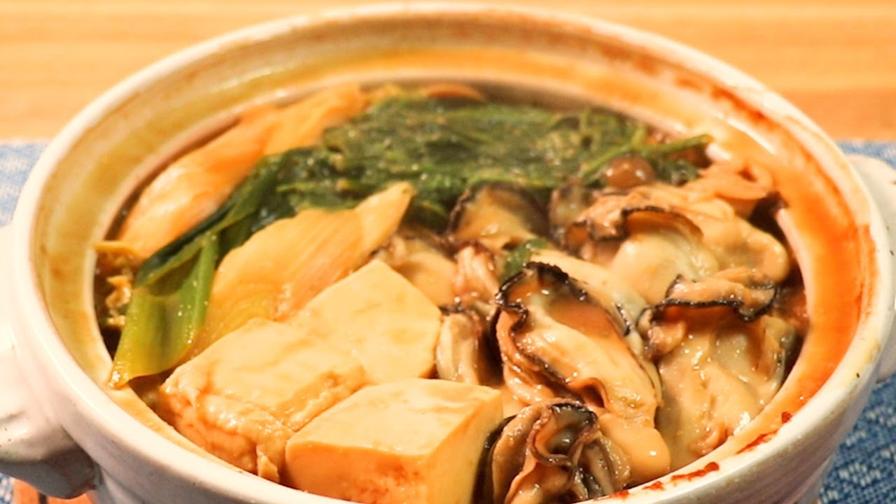 【広島の郷土料理】箸が止まらない！！牡蠣の土手鍋を紹介してみた　[Hiroshima's local cuisine] I introduced you to oyster claypot!