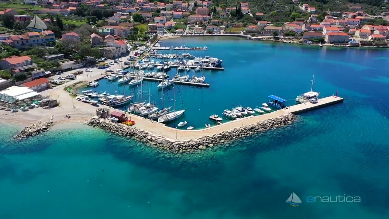 Luka Lumbarda, otok Korcula (Hrvaška iz zraka)