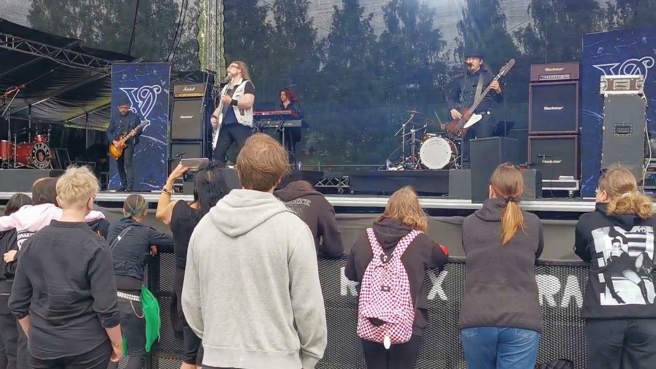 Viikate-Kuu Kaakon Yllä@Kajaanifest2022
