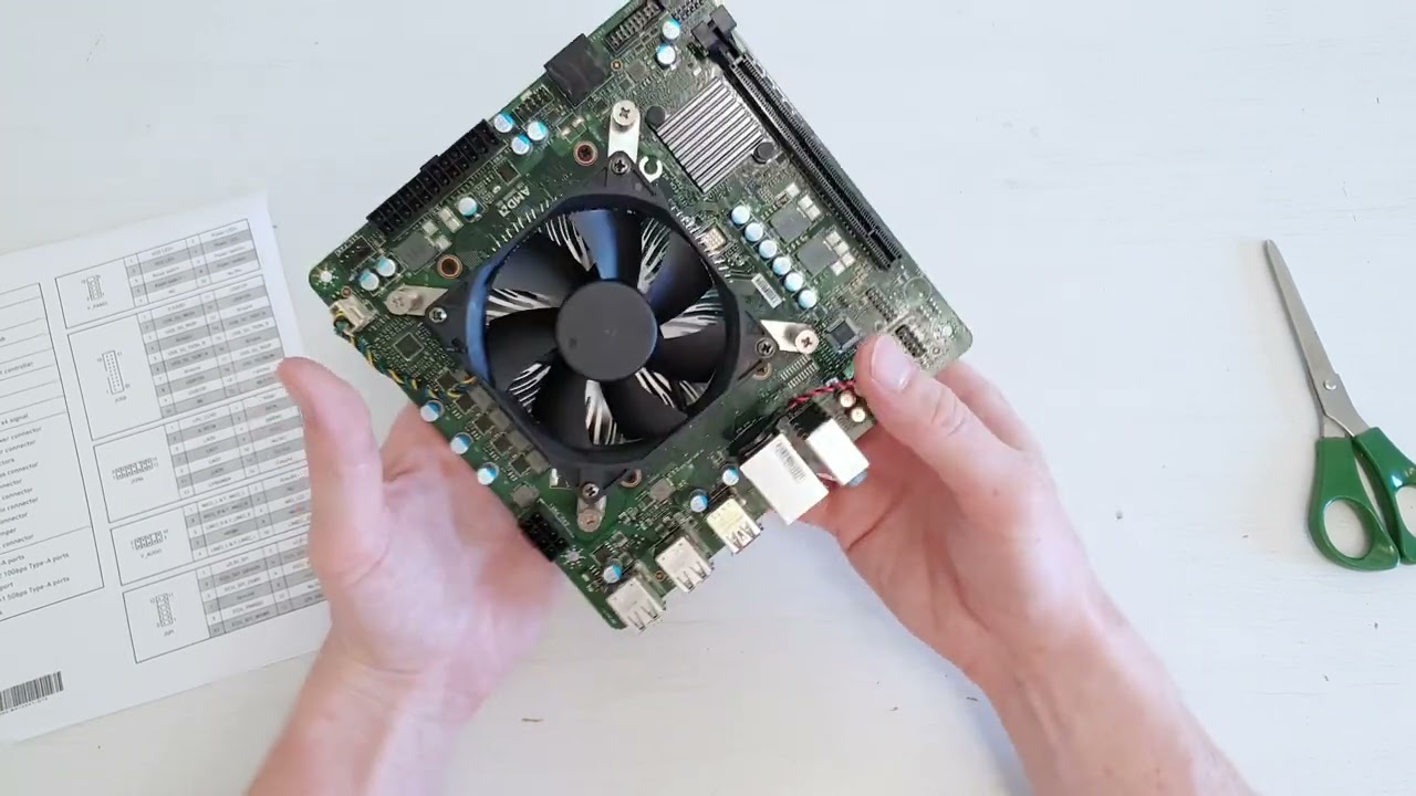 Unboxing AMD 4700S mITX kit from wstore.sk