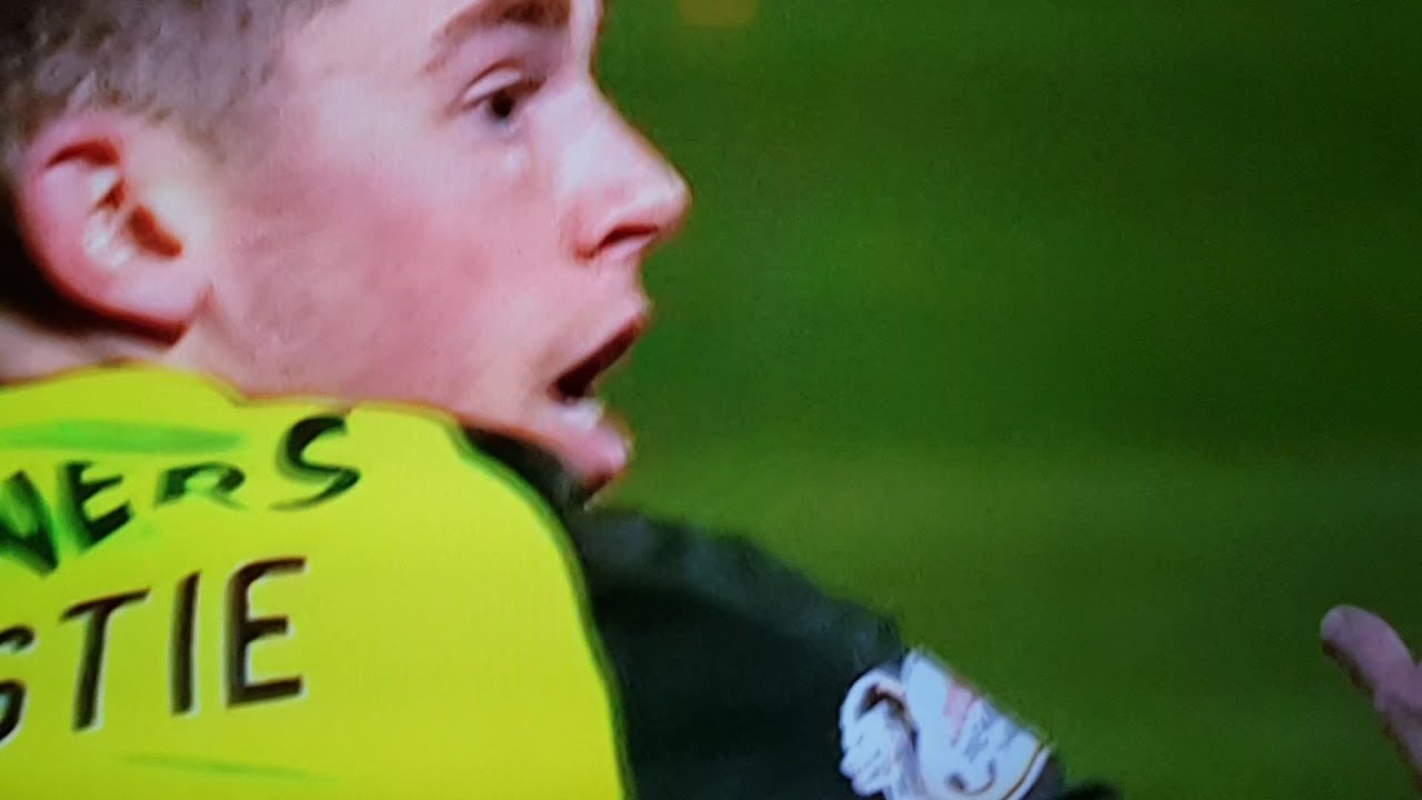 Goalkeeper blown up by flare from Celtic fans - St Mirren Celtic 03/04/19