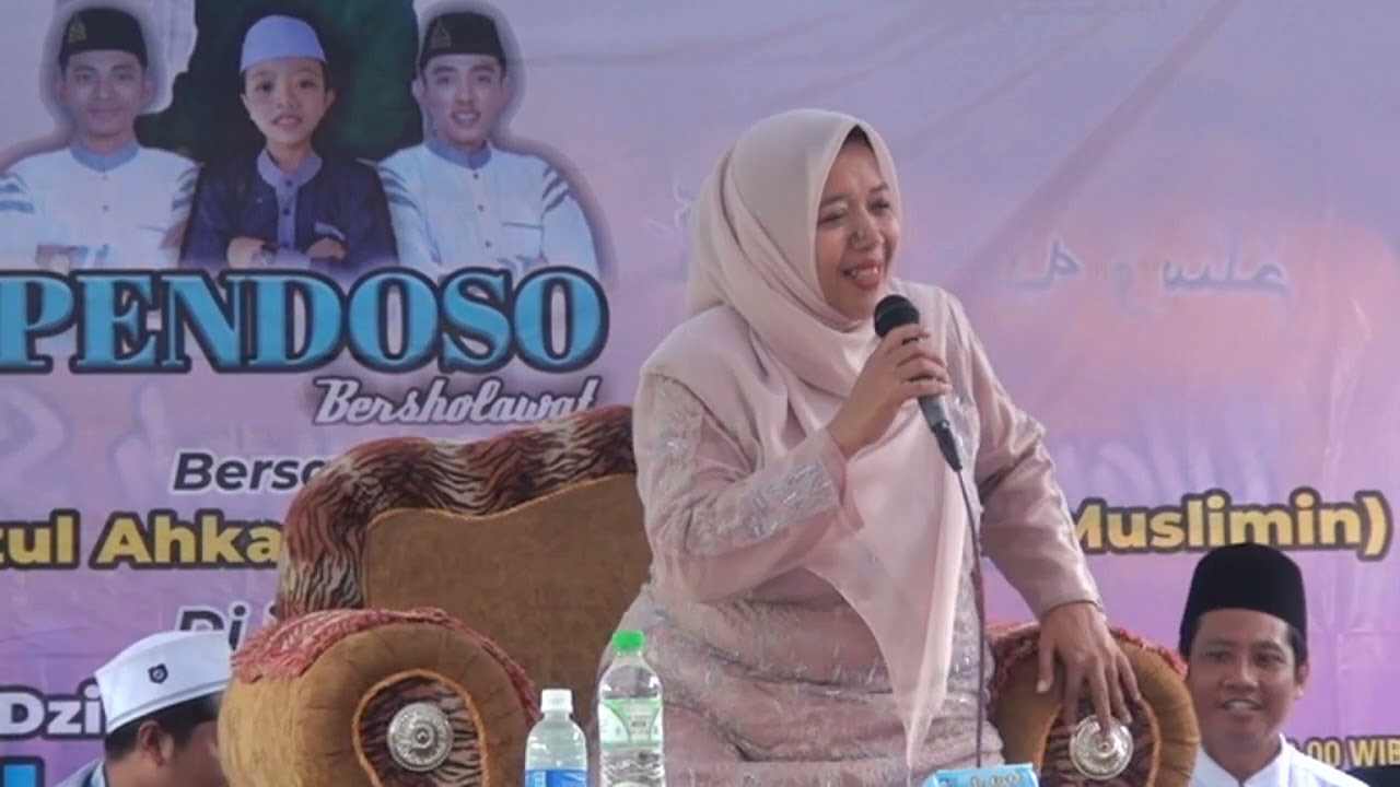 VIRAL......IBU NYAI ABIDA Bikin Merinding Ceramah Yang Bisa Menggetarkan Jiwa