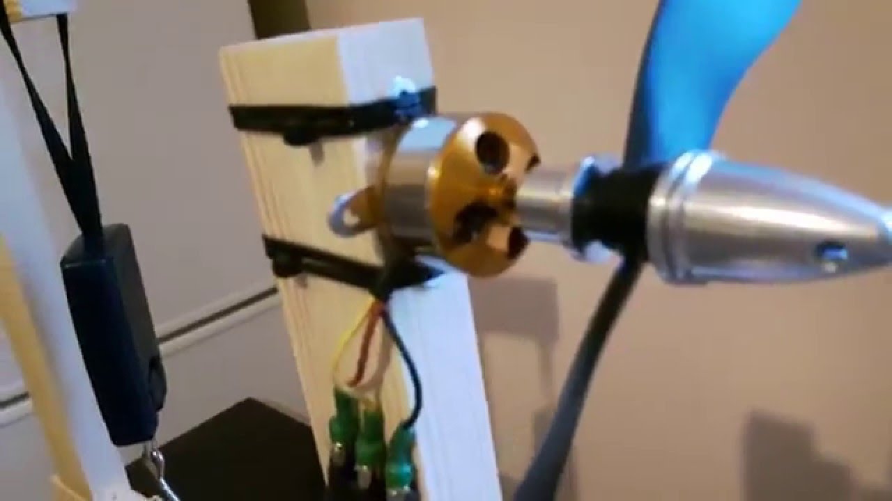 Thrust test A2208/14T 1400kv motor and 10x4,5 prop
