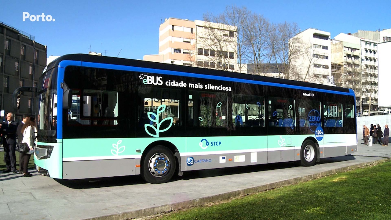 Primeiro autocarro elétrico já circula no Porto