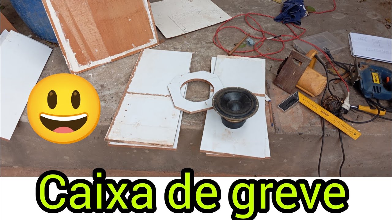 Cortando as persa pra fazer a caixa de greve da BOB 