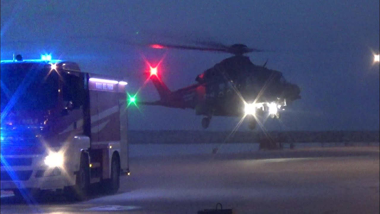 Decollo Agusta-Westland HH-139A Aeronautica Militare dal porto di Rimini